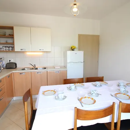 Leopolda Ap6 Novigrad Istria