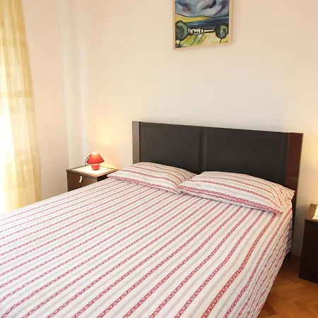 Apartman Leopolda Ap6 *