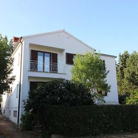 Apartman Leopolda Ap6 *